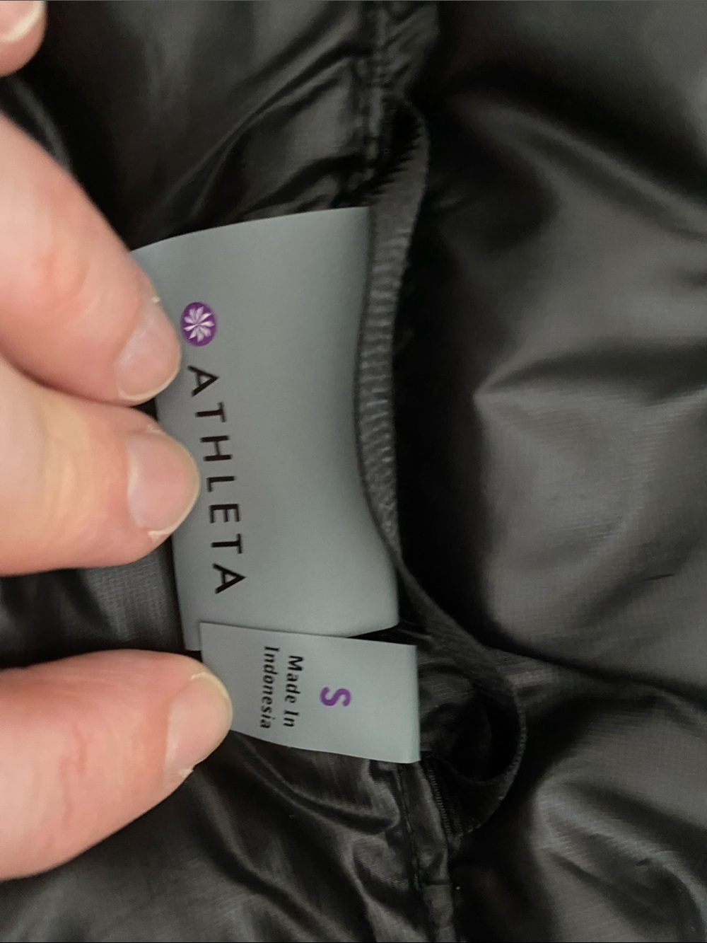 Athleta Women’s Quilted Puffer Vest - Black - Picture 2 of 2